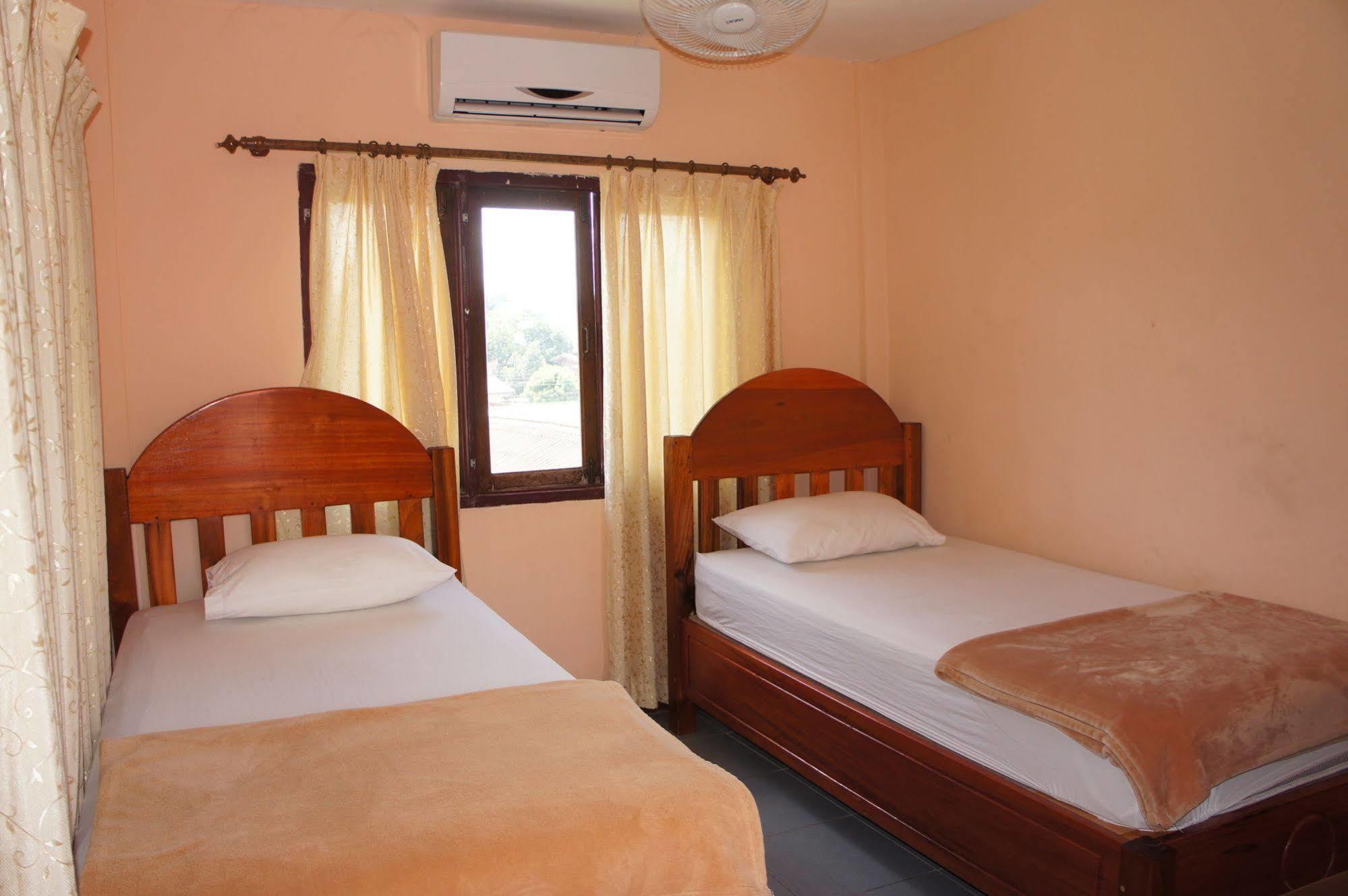 Viengsavanh Guesthouse Vang Vieng Exterior foto